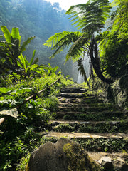 Bali utazás által inspirált len ruhák